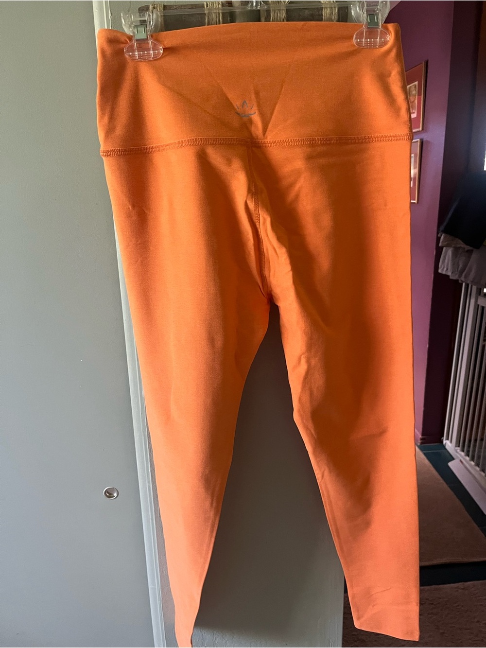Beyond Yoga Womens XL  Orange Stretch Leggings - Picture 3 of 4